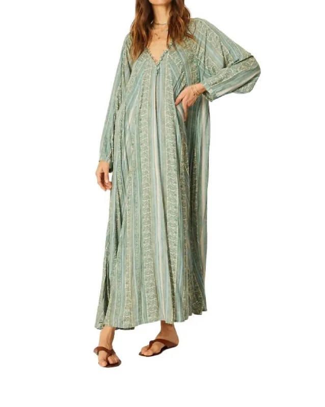 Fiore Maxi Dress In Paisley Stripe Pool