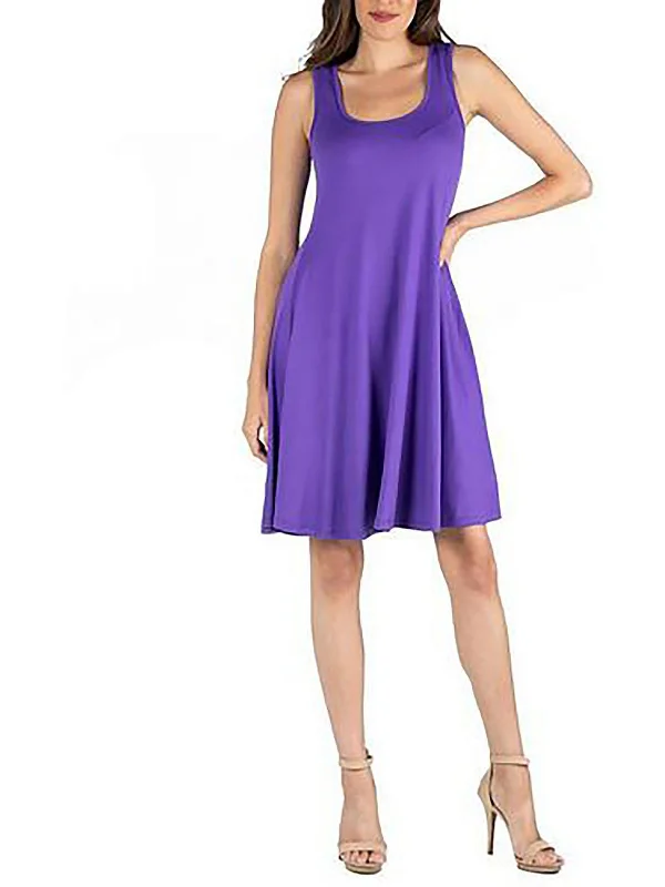 Womens Solid Scoop Neck Shift Dress